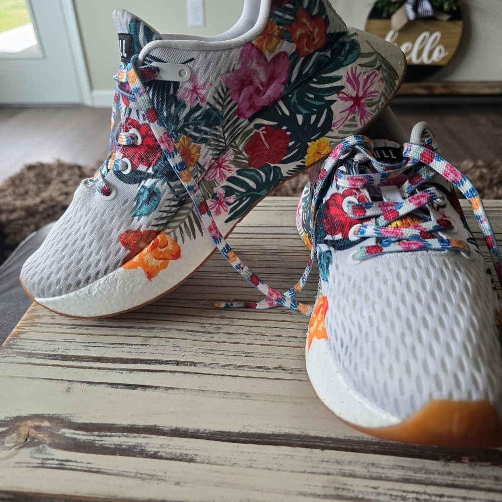 WOMEN'S NOBULL RUNNING +9.5 WHITE FLOWER